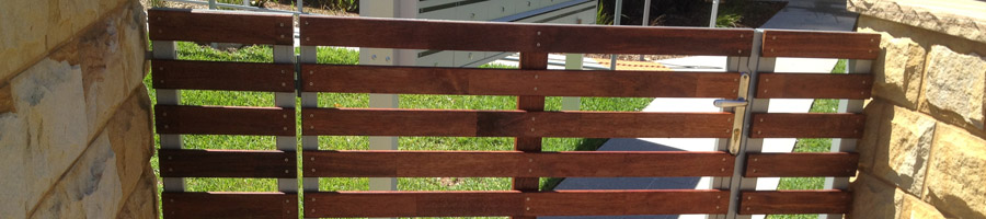 Timber Privacy Screening Picture